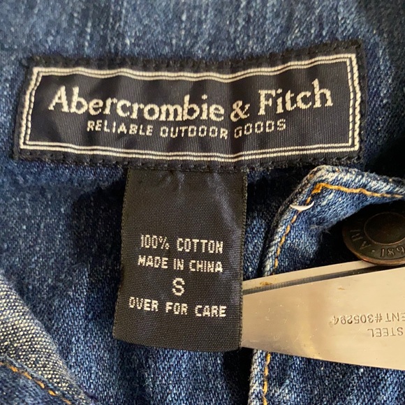 Abercrombie & Fitch -Blue denim jacket in great condition.Size S - Picture 5 of 7